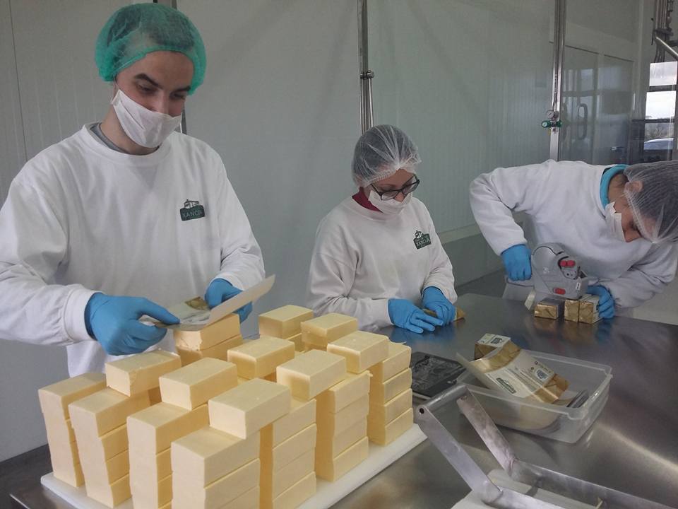 Así empaquetamos nuestra mantequilla ecológica artesanal